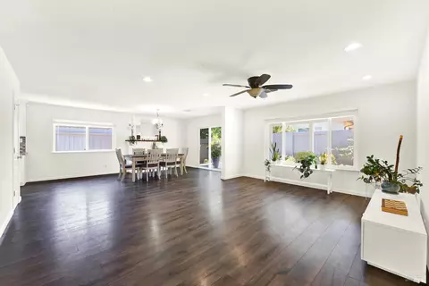 Living - 2425 Oceanic Dr, Fairfield, CA 94533 photo 1 of 3