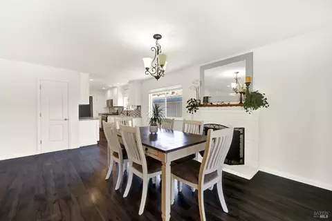 Dining - 2425 Oceanic Dr, Fairfield, CA 94533 photo 1 of 6