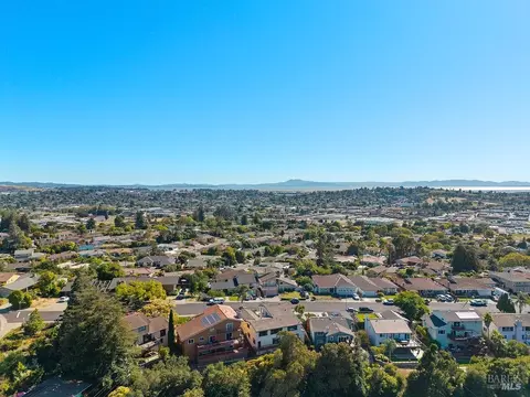 112 Serra Dr, Vallejo, CA 94590 photo 65