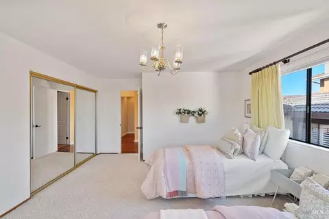 Bedroom - 112 Serra Dr, Vallejo, CA 94590 photo 5 of 7