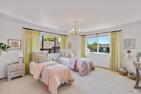 Bedroom - 112 Serra Dr, Vallejo, CA 94590 photo 4 of 7