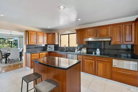 112 Serra Dr, Vallejo, CA 94590 photo 17
