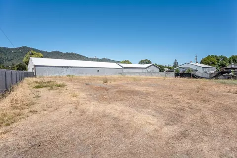 1080 Cunningham St, Ukiah, CA 95482 photo 2