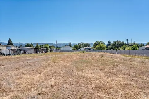 1080 Cunningham St, Ukiah, CA 95482 photo 1