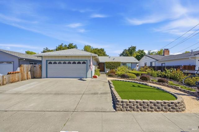 525 Albert Way, Petaluma, CA 94954