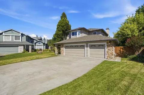 Exterior - 372 Fireweed Ct, Windsor, CA 95492 photo 10 of 11