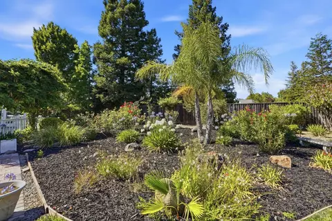 Exterior - 372 Fireweed Ct, Windsor, CA 95492 photo 7 of 11