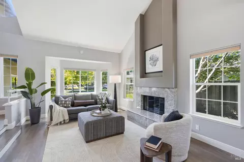 Living - 372 Fireweed Ct, Windsor, CA 95492 photo 1 of 2