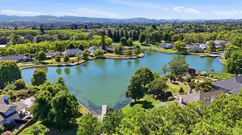 View/Area - 372 Fireweed Ct, Windsor, CA 95492 photo 3 of 10