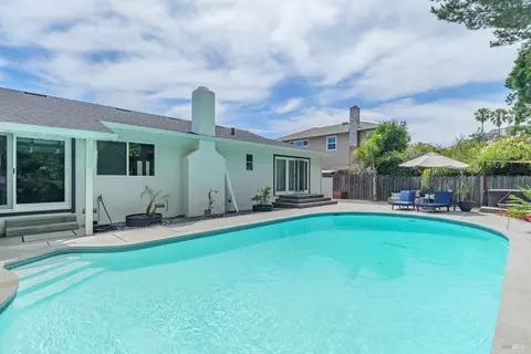 Exterior - 18 Devonshire Dr, Novato, CA 94947 photo 5 of 12