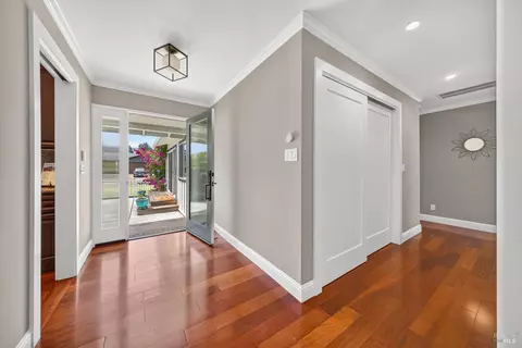 Entry Way - 18 Devonshire Dr, Novato, CA 94947 photo 1 of 4