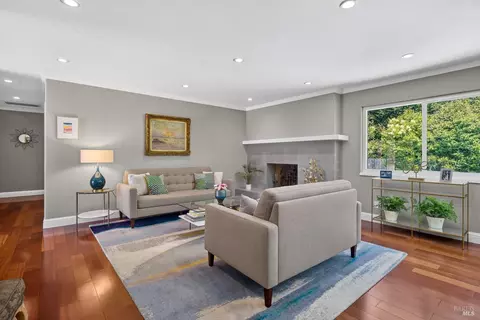 Living - 18 Devonshire Dr, Novato, CA 94947 photo 2 of 7