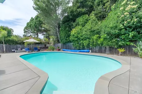Exterior - 18 Devonshire Dr, Novato, CA 94947 photo 6 of 12