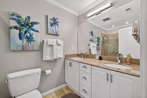 Bath - 18 Devonshire Dr, Novato, CA 94947 photo 3 of 7