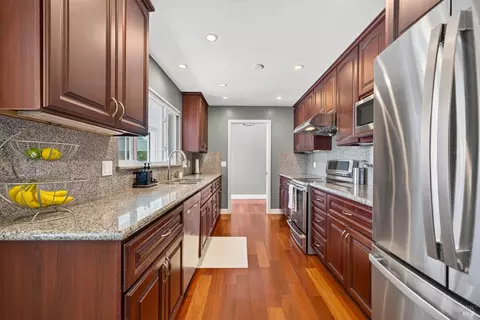 Kitchen - 18 Devonshire Dr, Novato, CA 94947 photo 2 of 3