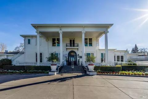 Exterior - 936 Augusta Cir, Napa, CA 94558 photo 5 of 6