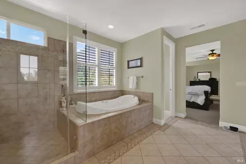 Bath - 31 Haven Way, Napa, CA 94558 photo 5 of 5