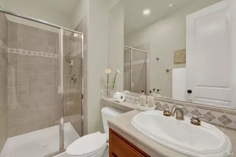 Bath - 31 Haven Way, Napa, CA 94558 photo 1 of 5