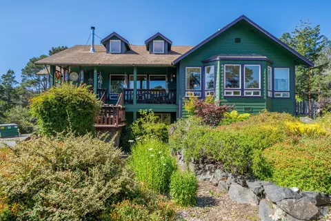 16298 Pearson Ln, Fort Bragg, CA 95437