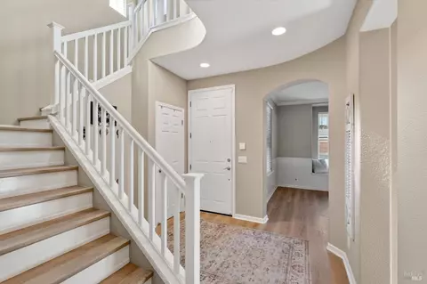 Entry Way - 132 Decanter Cir, Windsor, CA 95492 photo 6 of 10