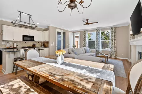 Dining - 132 Decanter Cir, Windsor, CA 95492 photo 2 of 2