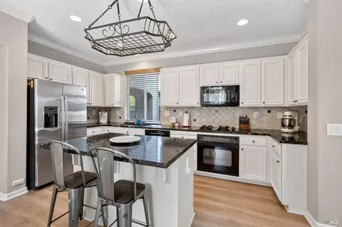 Kitchen - 132 Decanter Cir, Windsor, CA 95492 photo 3 of 3