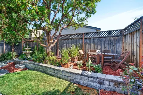 Exterior - 132 Decanter Cir, Windsor, CA 95492 photo 3 of 14