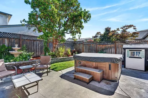 Exterior - 132 Decanter Cir, Windsor, CA 95492 photo 2 of 14