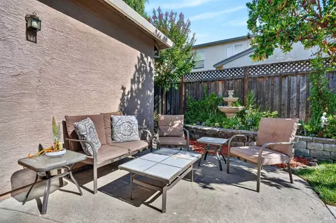 Exterior - 132 Decanter Cir, Windsor, CA 95492 photo 4 of 14