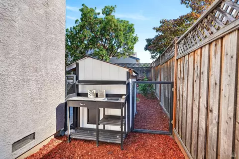 Exterior - 132 Decanter Cir, Windsor, CA 95492 photo 7 of 14