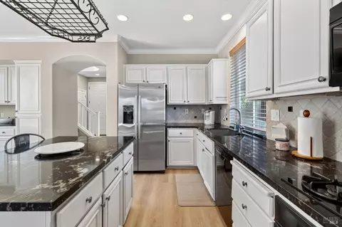 Kitchen - 132 Decanter Cir, Windsor, CA 95492 photo 2 of 3