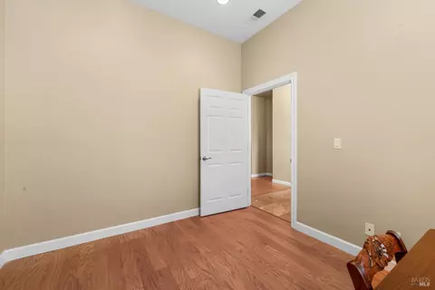 1284 Eagle Dr, Windsor, CA 95492 photo 6