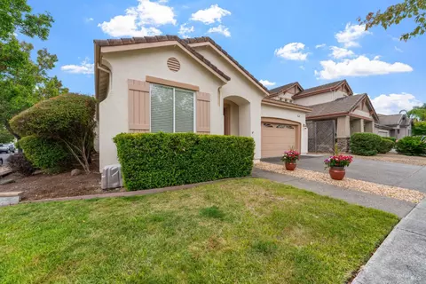 1284 Eagle Dr, Windsor, CA 95492 photo 2