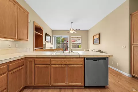 1284 Eagle Dr, Windsor, CA 95492 photo 19
