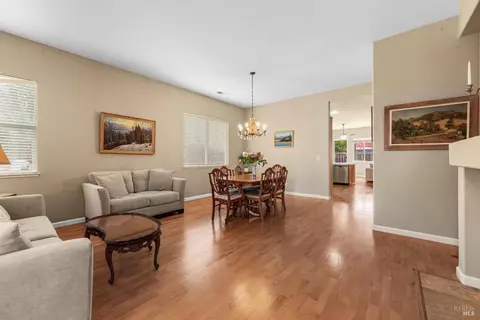 1284 Eagle Dr, Windsor, CA 95492 photo 8