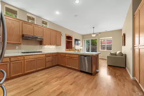 1284 Eagle Dr, Windsor, CA 95492 photo 15
