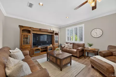 907 Dunerose Ct, Vacaville, CA 95687 photo 40