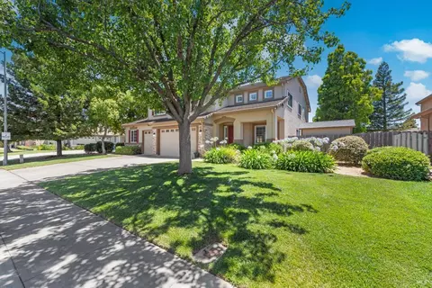907 Dunerose Ct, Vacaville, CA 95687 photo 4