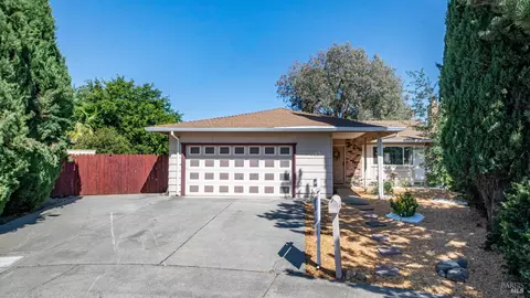 1355 Macdonald Ct, Dixon, CA 95620 photo 1