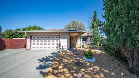 1355 Macdonald Ct, Dixon, CA 95620 photo 2