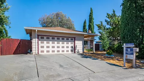 1355 Macdonald Ct, Dixon, CA 95620 photo 3
