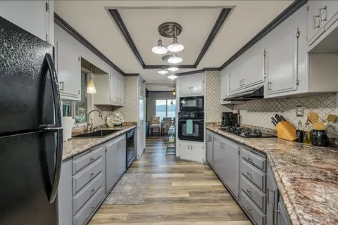 Kitchen - 9859 Crestview Dr, Clearlake, CA 95422 photo 3 of 3