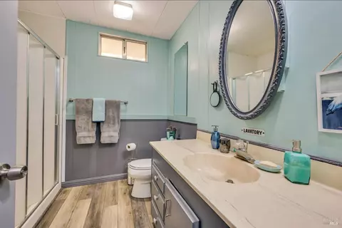 Bath - 9859 Crestview Dr, Clearlake, CA 95422 photo 1 of 2