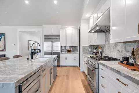 Kitchen - 125 Maywood Ln, Windsor, CA 95492 photo 5 of 8