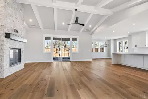 Living - 125 Maywood Ln, Windsor, CA 95492 photo 1 of 7