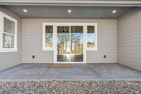 Exterior - 125 Maywood Ln, Windsor, CA 95492 photo 2 of 11