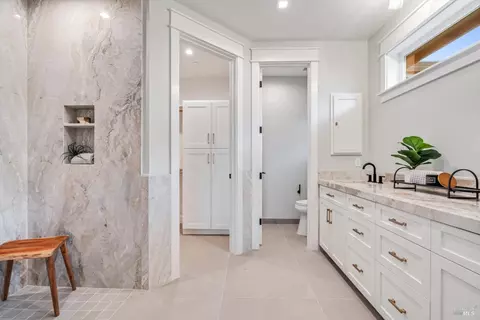 Bath - 125 Maywood Ln, Windsor, CA 95492 photo 4 of 6
