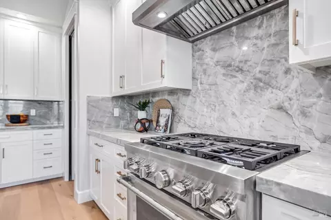 Kitchen - 125 Maywood Ln, Windsor, CA 95492 photo 6 of 8