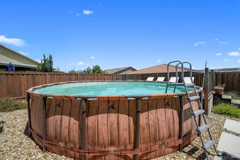 715 Farmgate Ct, Dixon, CA 95620 photo 3