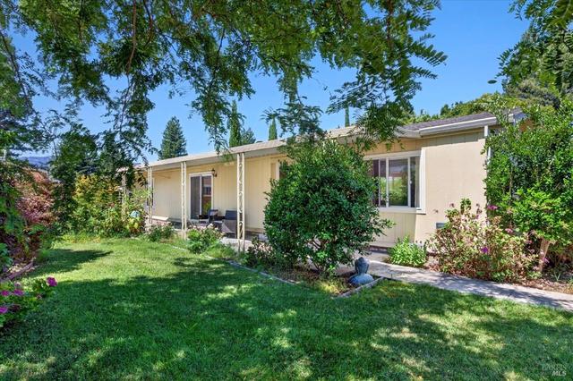 21 Redondo Ct, Saint Helena, CA 94574